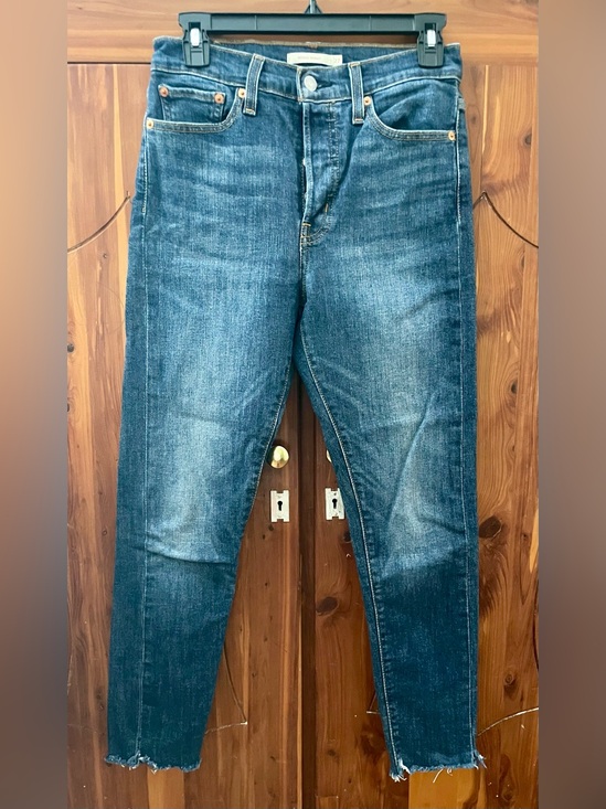 Denim - Vintage Levi’s Women’s Wedgie Skinny Button-Fly Medium Wash Jeans Size 27